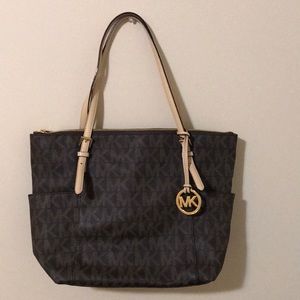 Micheal Kors Purse